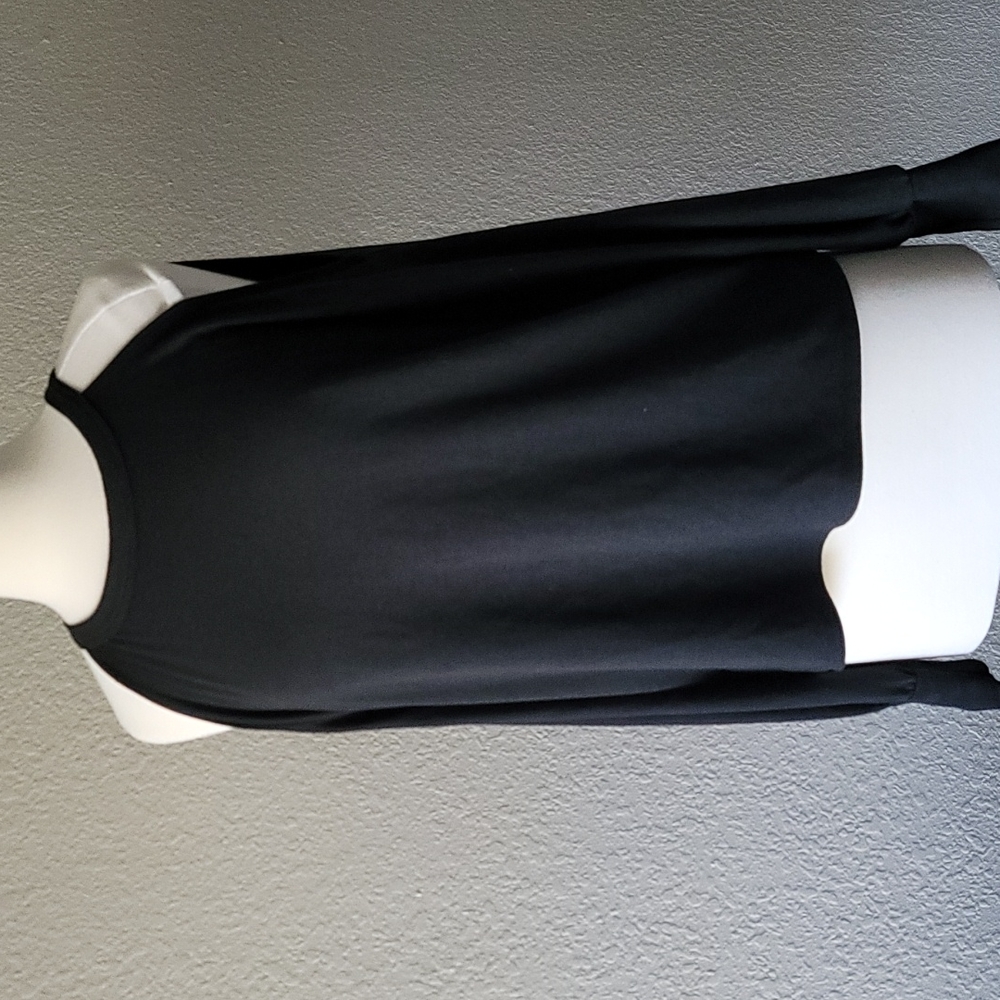 Publik Cold Shoulder Long Sleeve EUC